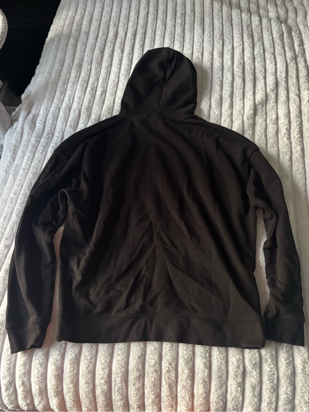hoodie with stitched hearts - Picture 2 of 3